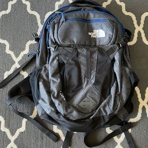 North Face bag almost like new. Used only once.